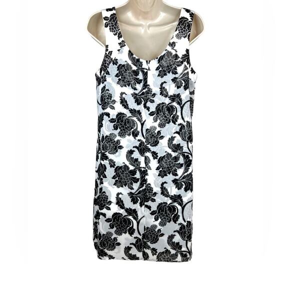 WHBM Shift Dress Floral Print in Black and White Size 6 - Picture 8 of 12